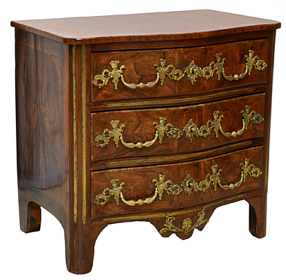 Barockkommode aus dem 18. Jahrhundert, Gesamtansicht