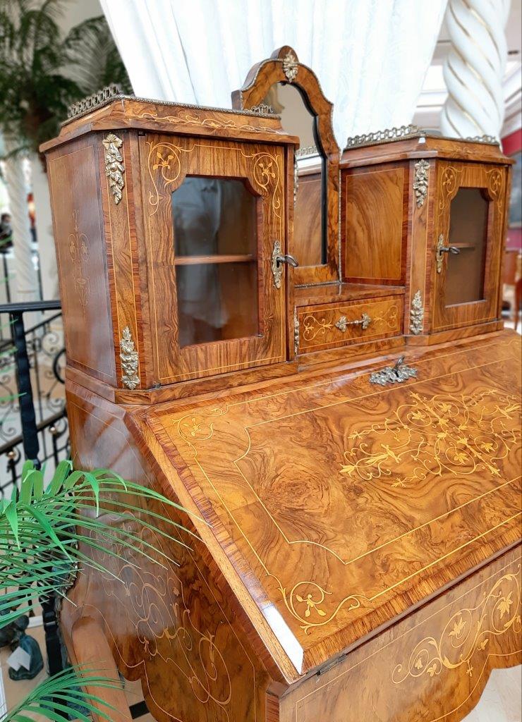 Sekretär mit Aufsatz Nussbaum antik antiker Sekretär mit Aufsatz Nussbaum Wurzelholz