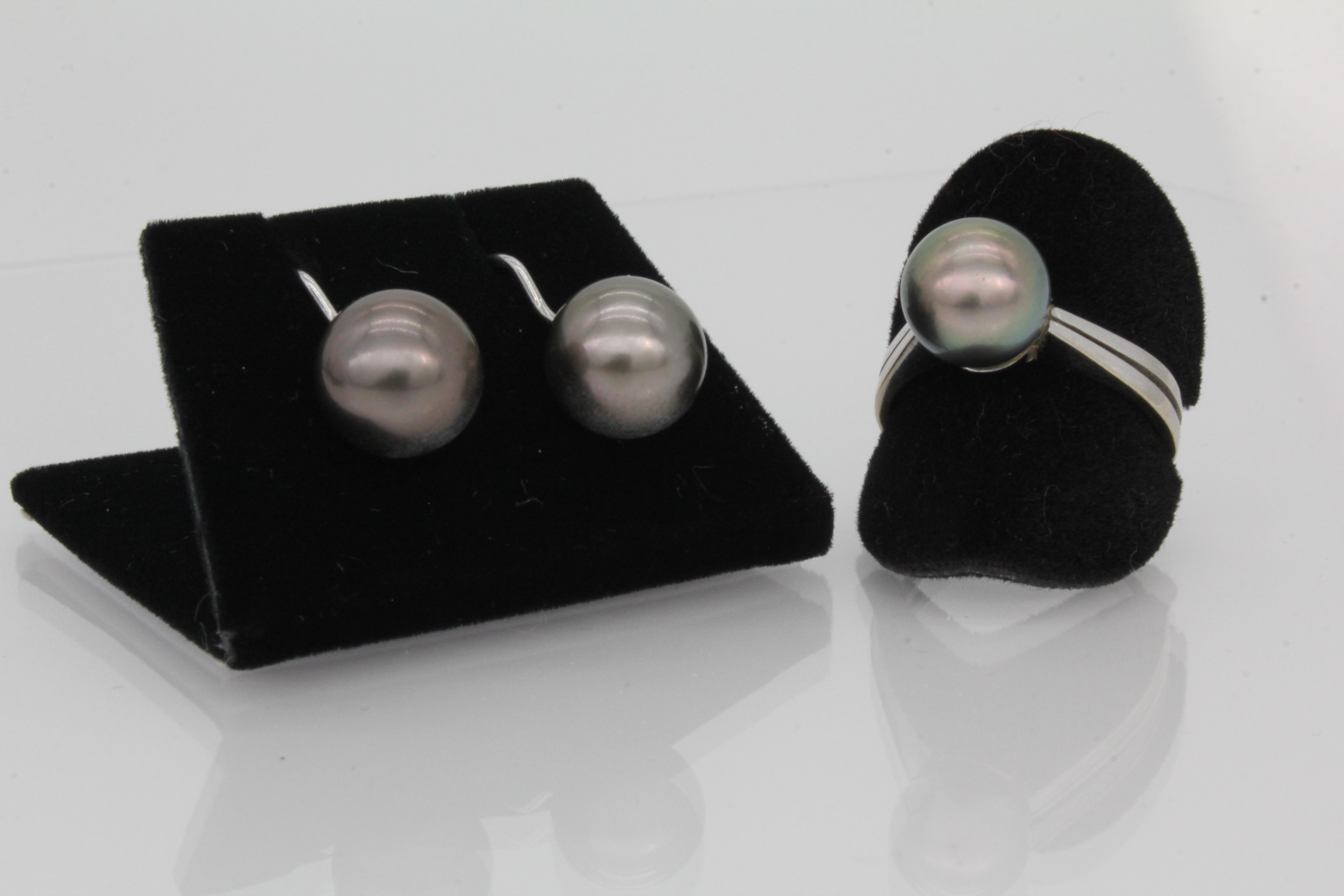 Tahiti-Set aus Ring und Ohrhängern schräg von rechts