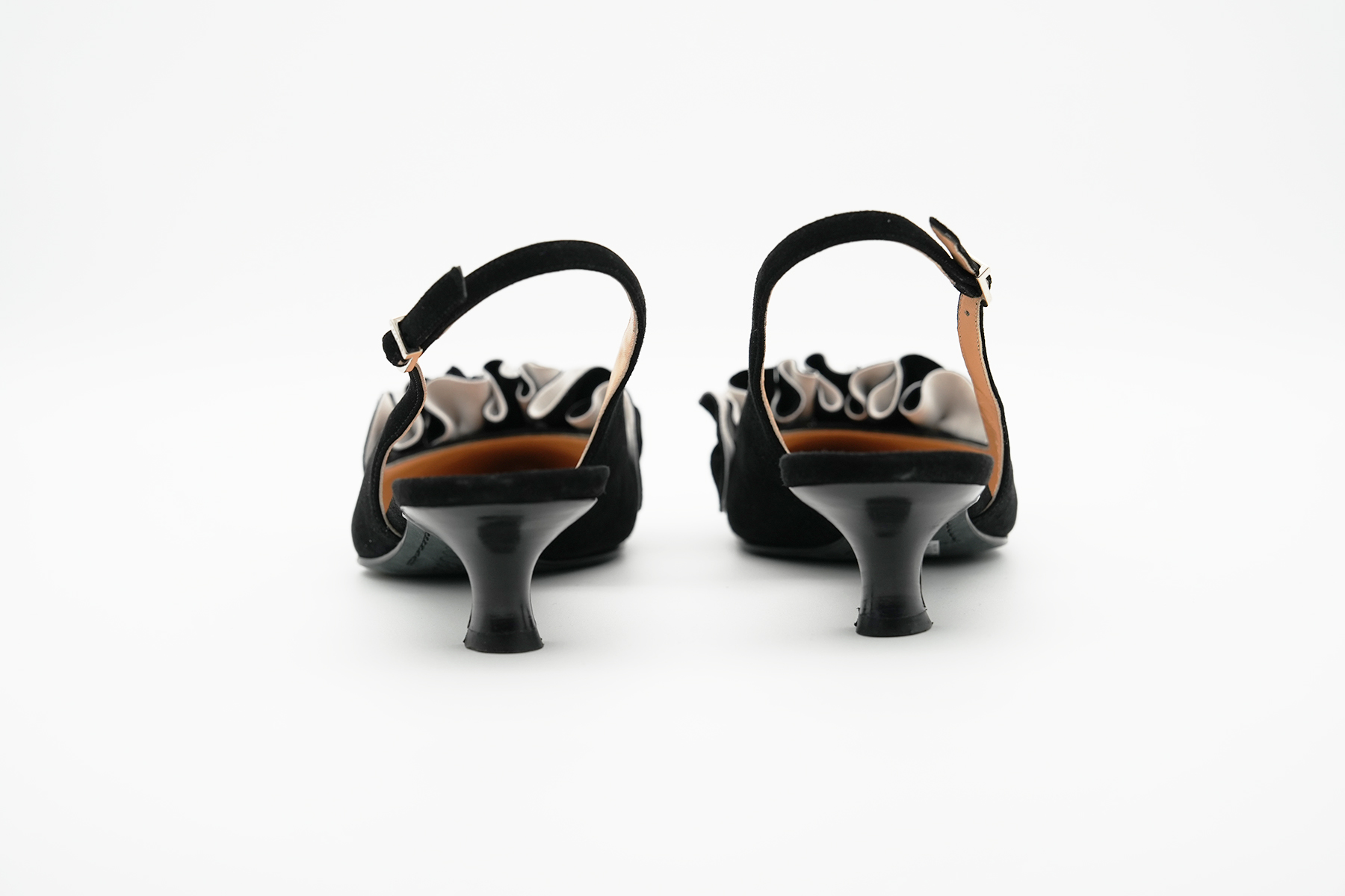 Riemchenpumps von hinten