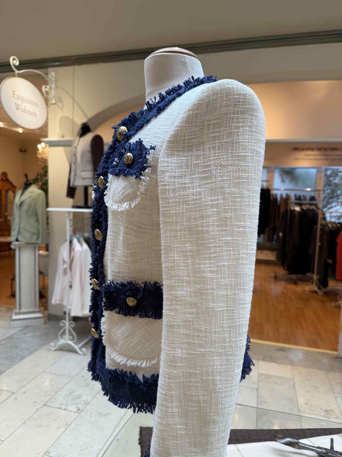 maison common Blazer Damen in Weiß und Blau in Größe 38