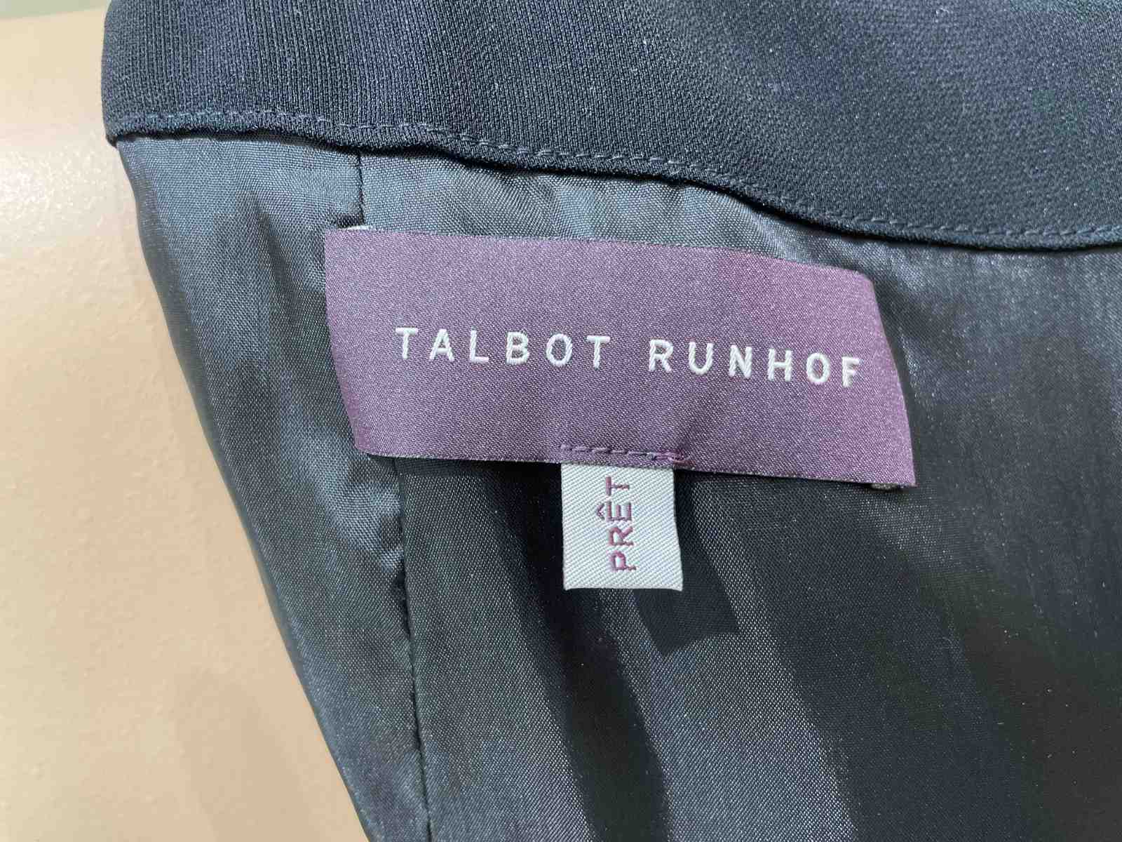 Talbot Runhof Kleid mit Ärmeln, ellbogenlang, in schwarz, Größe 38, Logo.