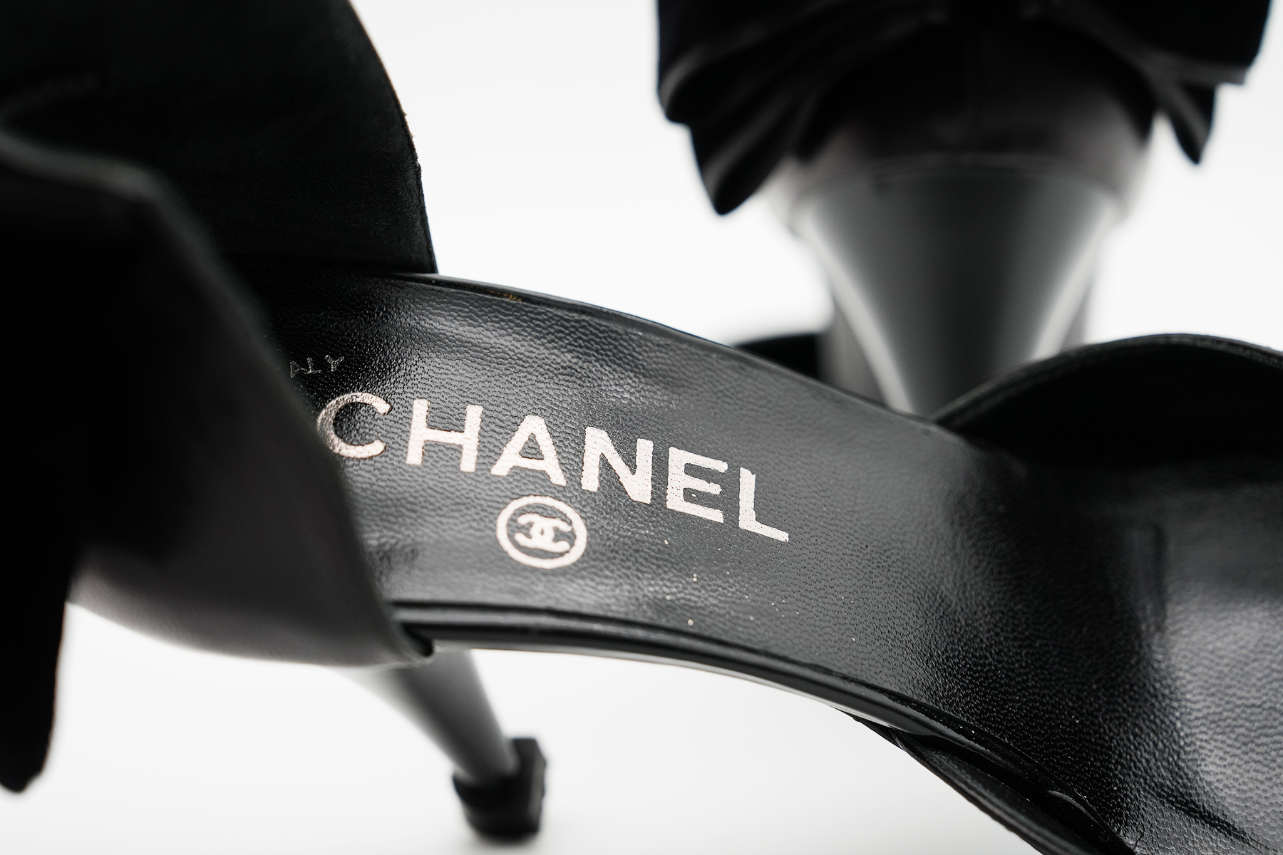 CHANEL - Sling-Pumps mit Schleife hinten an der Ferse - schwarz - Gr.36 neuwertiger Zustand