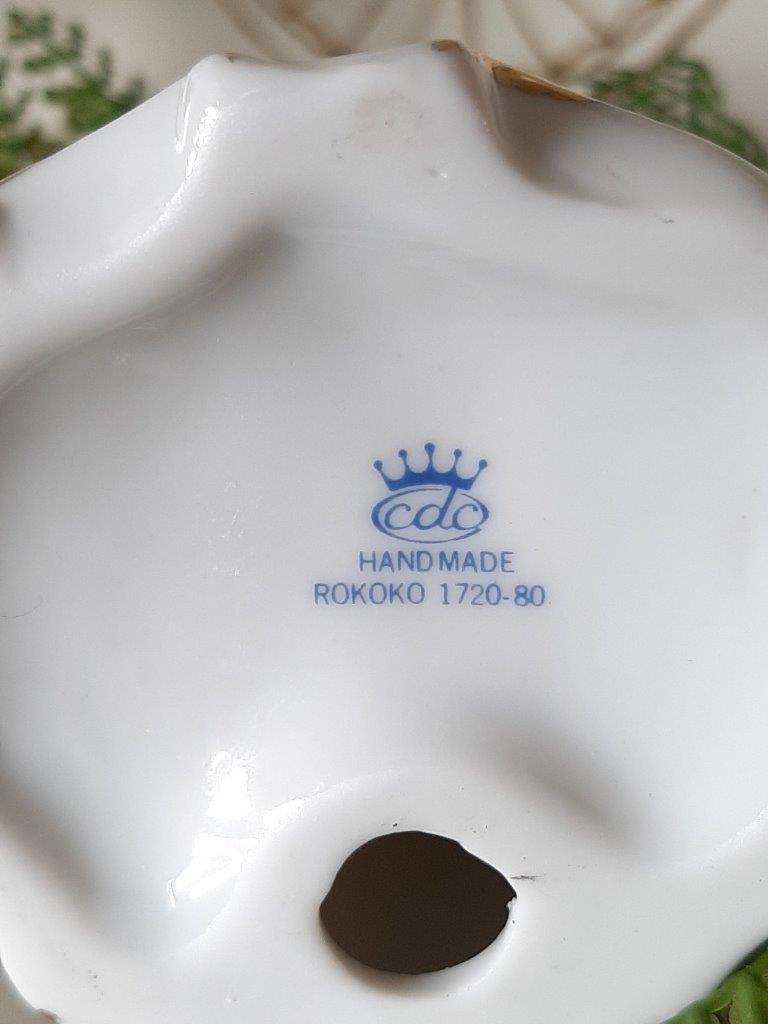 Bodenmarke der Porzellanfigur mit CDC Stempel