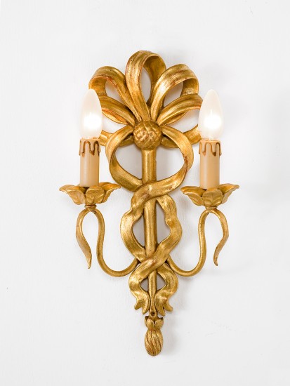 wandlampe-geschnitzt-2-flammig-gold-holz-chelini-493