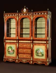 aufsatz-vitrinenschrank-barock-bemalt-gross-schubladen-tueren-rosenholz-binda-1121