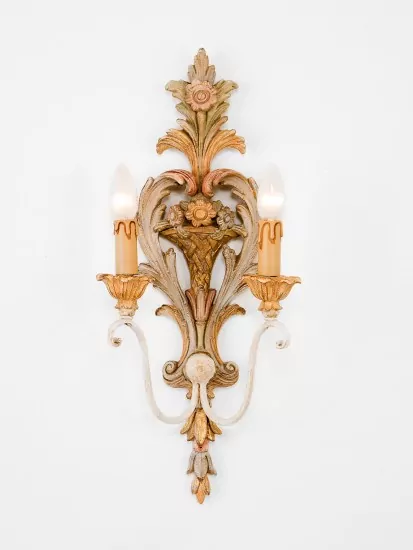 wandlampe-geschnitzt-2-flammig-holz-chelini-817