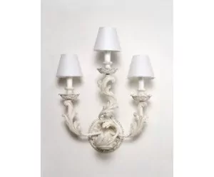 wandlampe-geschnitzt-weiss-geschwungen-3-flammig-holz-chelini-1194