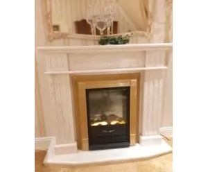 kamin-marmor-mit-elektrischem-feuer