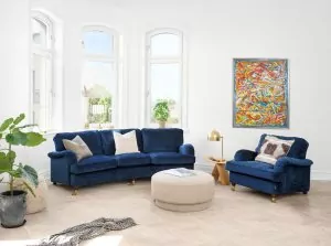 seite7_sofa-london-curved_-london-1-seater_-eros-midnight-blue_original-artwork-bearbeitet