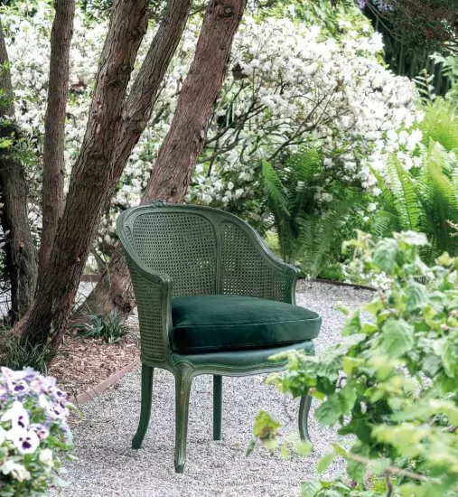 armlehnstuhl-freso-sessel-holz-geschwungen-wiener-geflecht-oberflaeche-stoffwahl-europa-frontal-9311