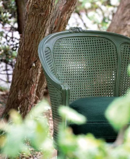 armlehnstuhl-freso-sessel-holz-geschwungen-wiener-geflecht-oberflaeche-stoffwahl-europa-vorne-9311