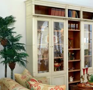 Englische Einrichtung, Vitrine, Detail.