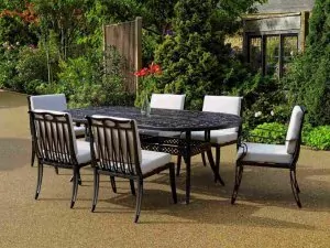 gartenmoebel-oxleys-esstisch-oval-stuehle-scroll-mattschwarz