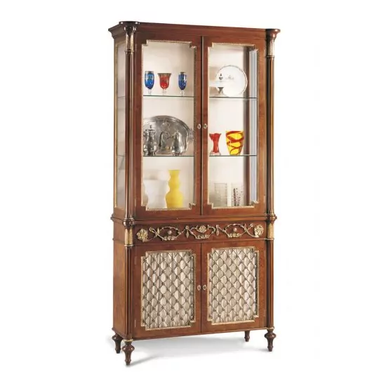 vitrine-axel-schmuckstueck-geschnitzt-patiniert-offene-geschlossene-faecher-v47