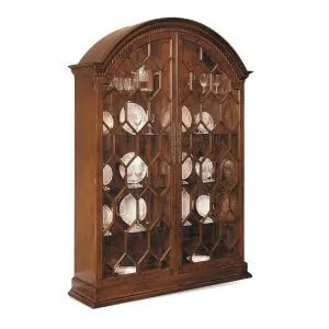 vitrine-desat-abgerundetem-kopfteil-abgeschraegtes-glas-holz-stabil-europa-v23